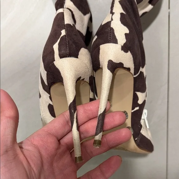 Steve Madden Cow-Print Over-the-Knee Stiletto Boots - Black & White - Picture 4 of 4